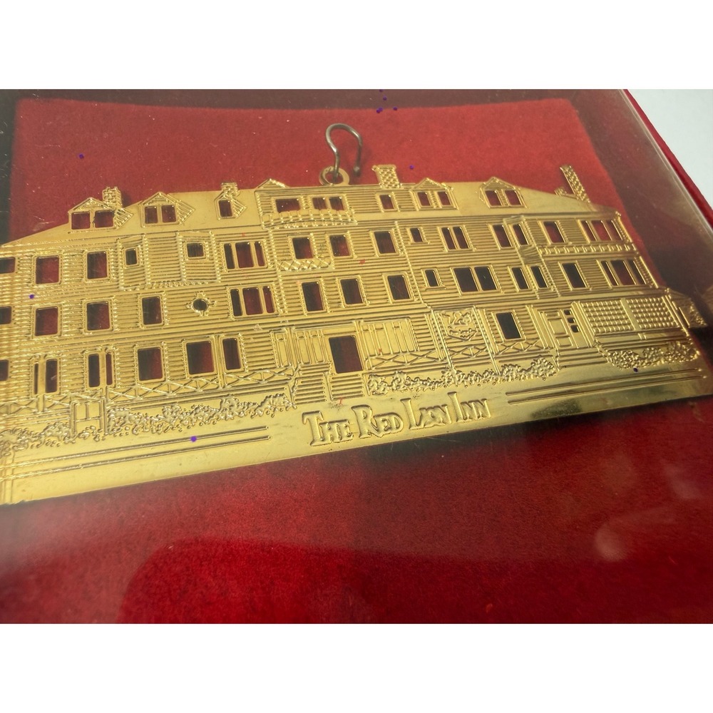 The Red Lion Inn Stockbridge MA Brass Ornament Gold Tone Historic Landmark Boxed